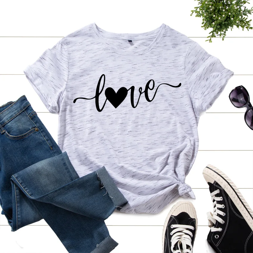 

Футболка женская хлопковая с принтом, топ с коротким рукавом и графическим принтом, повседневная одежда с надписью «Love with Heart In It»