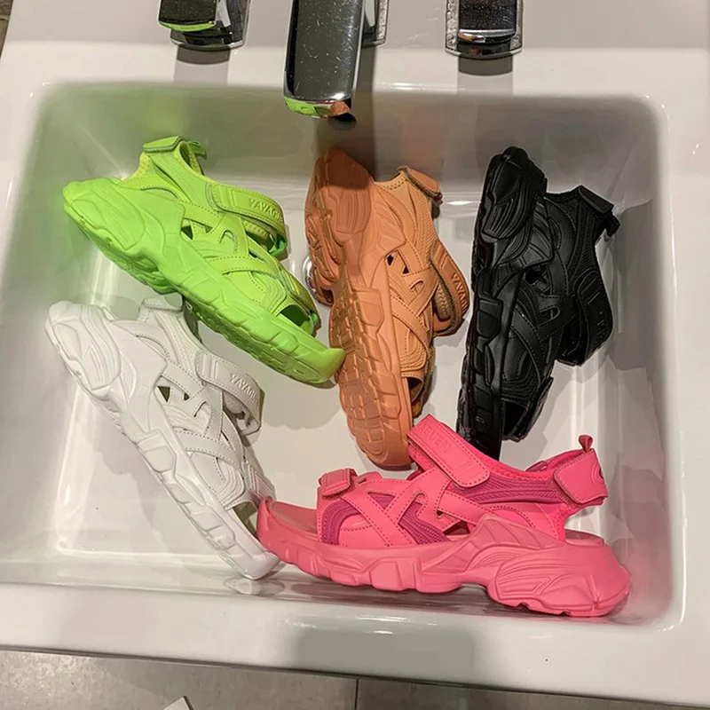 Летние разноцветные женские босоножки на платформе Розовые туфли танкетке