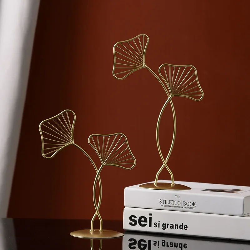 

Nordic Vintage Creative Ginkgo Leaf Metal Ornaments Statue Home Decor Abstract Handicraft Sculpture Desktop Living Room Decor