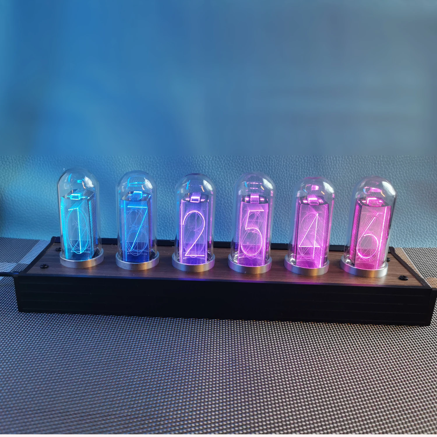 

Luxury Digital Clock Time Tube Glow Tube RGB Desk Clock Creative LED Digital Desktop Clocks Silent Watch Home Decor Gift Ideas