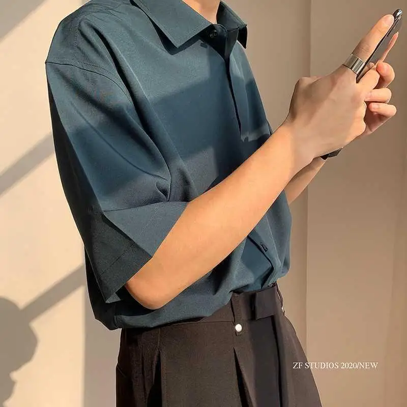 

2021 new men's five-point sleeve shirt fashion trend retro solid color loose non-iron ice silk white short-sleeved couple suit