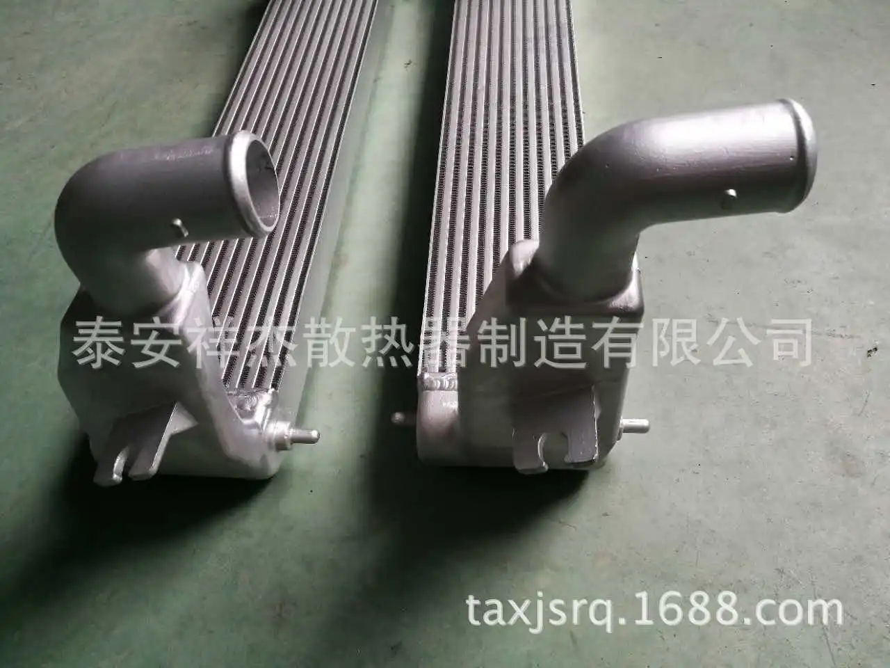 Радиатор для заводской прямой поставки резервуара воды автомобильного