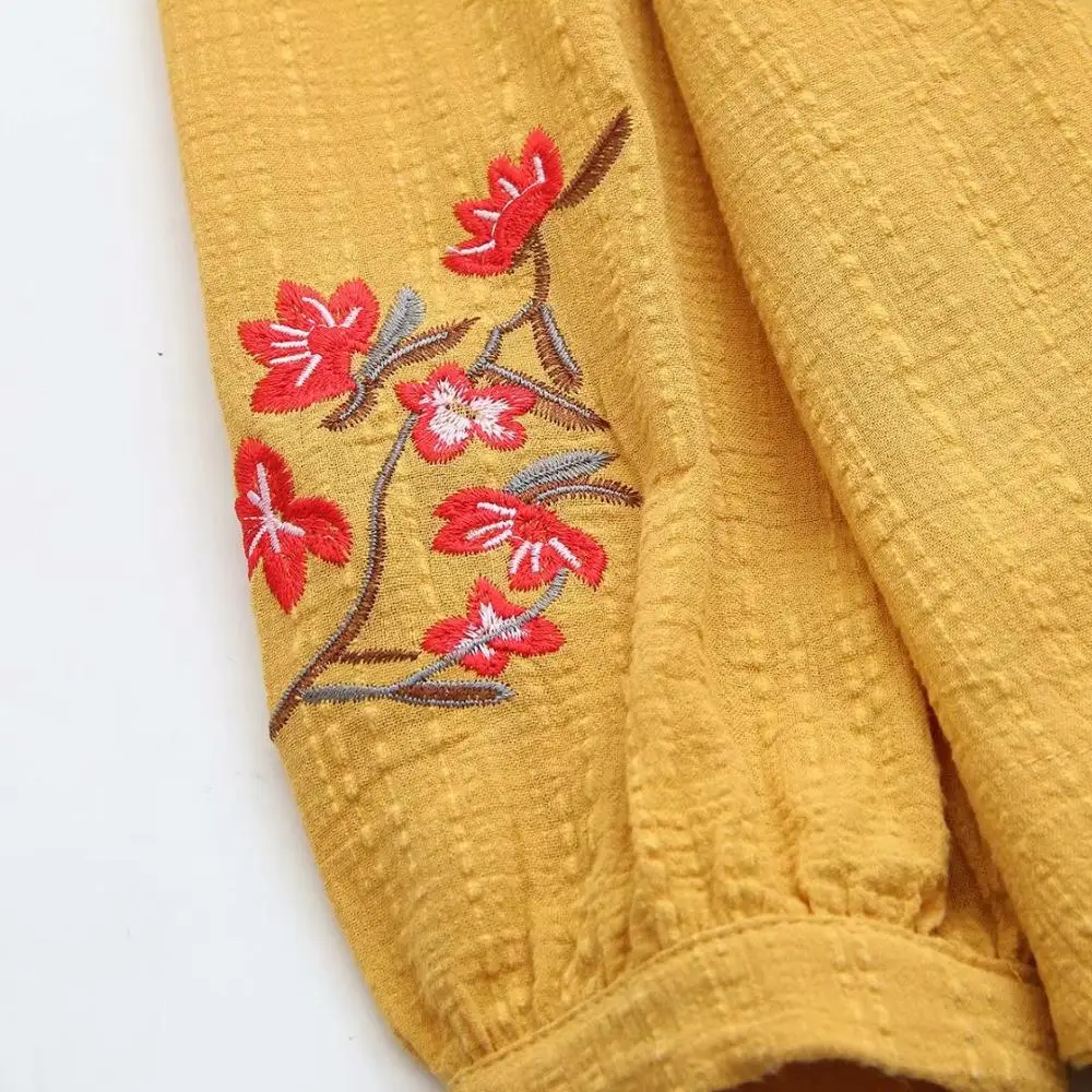 

V-neck embroidery cotton women loose blouse 2020 new plus size spring summer casual ladies pullovers shirts female tops oversize