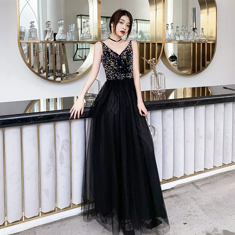 Вечернее платье черного цвета на продаже с блестящими бисером и пайетками, сексуальное с открытой спиной.