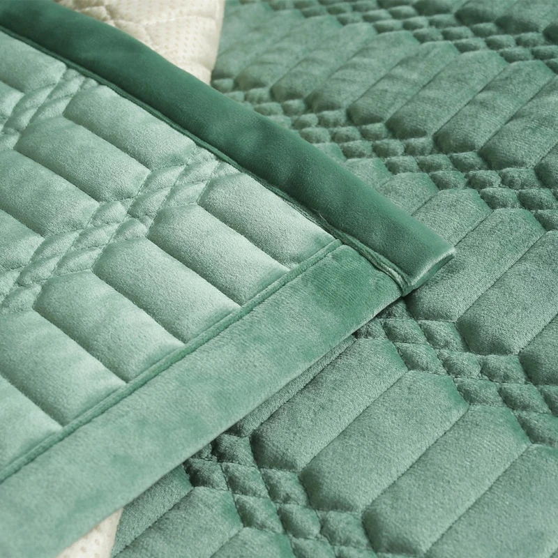 Мягкий бархатный секционный чехол на диван для гостиной однотонный