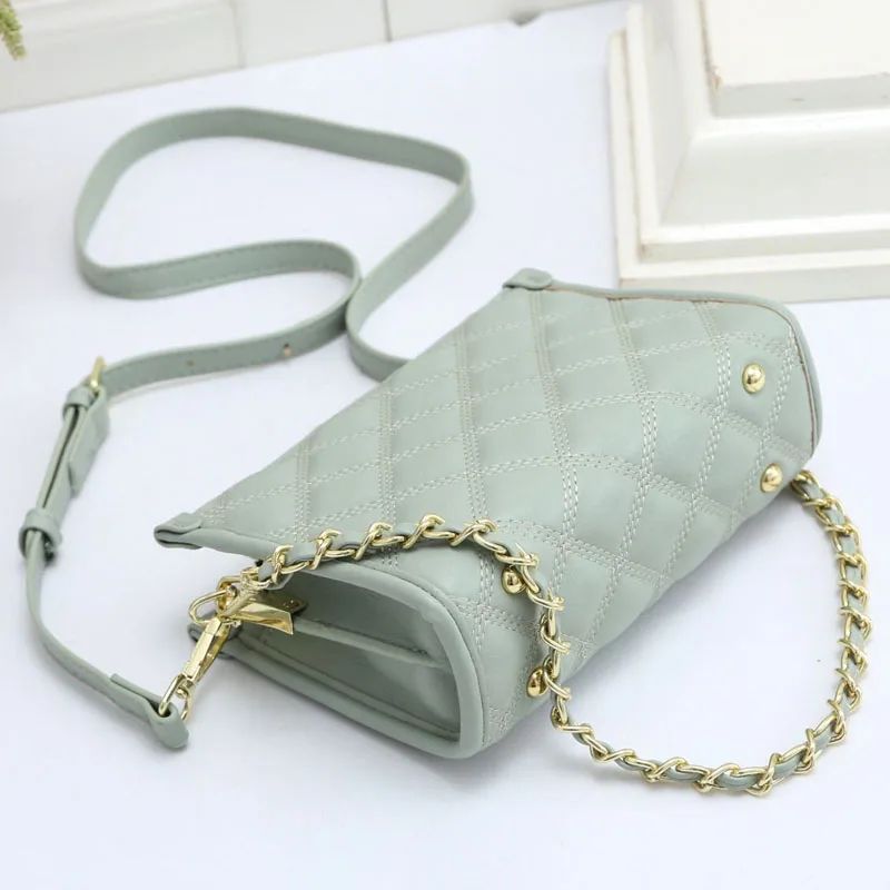 

With logo pattern, new solid color one-shoulder diagonal bag for ladies, simple fashion, small bag, trendy explosion, all-match