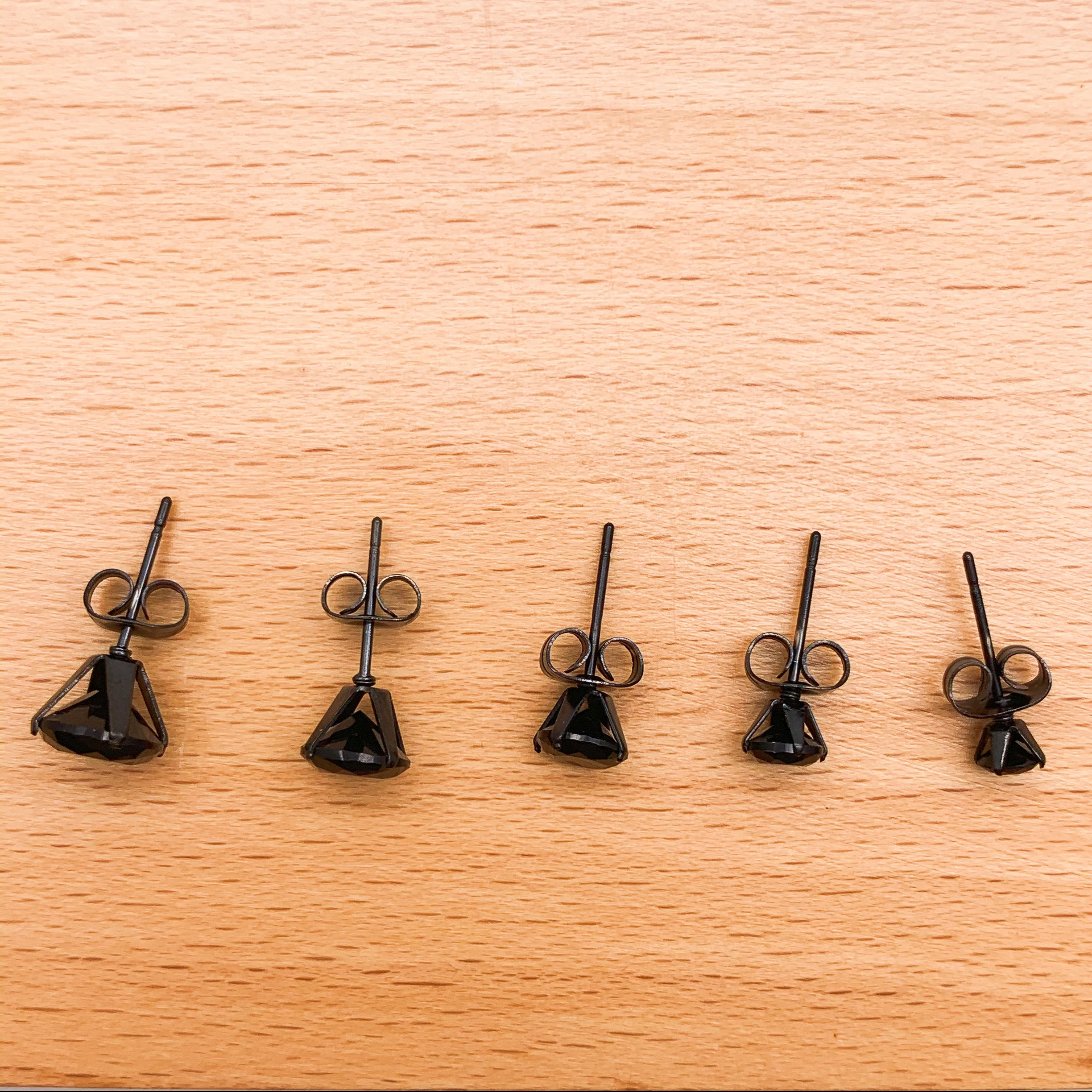 Классические мини 4-8 мм очаровательные черные серебряные женские серьги в форме алмаза с четырьмя зубцами, предохраняющие от аллергии украшения для ушей.