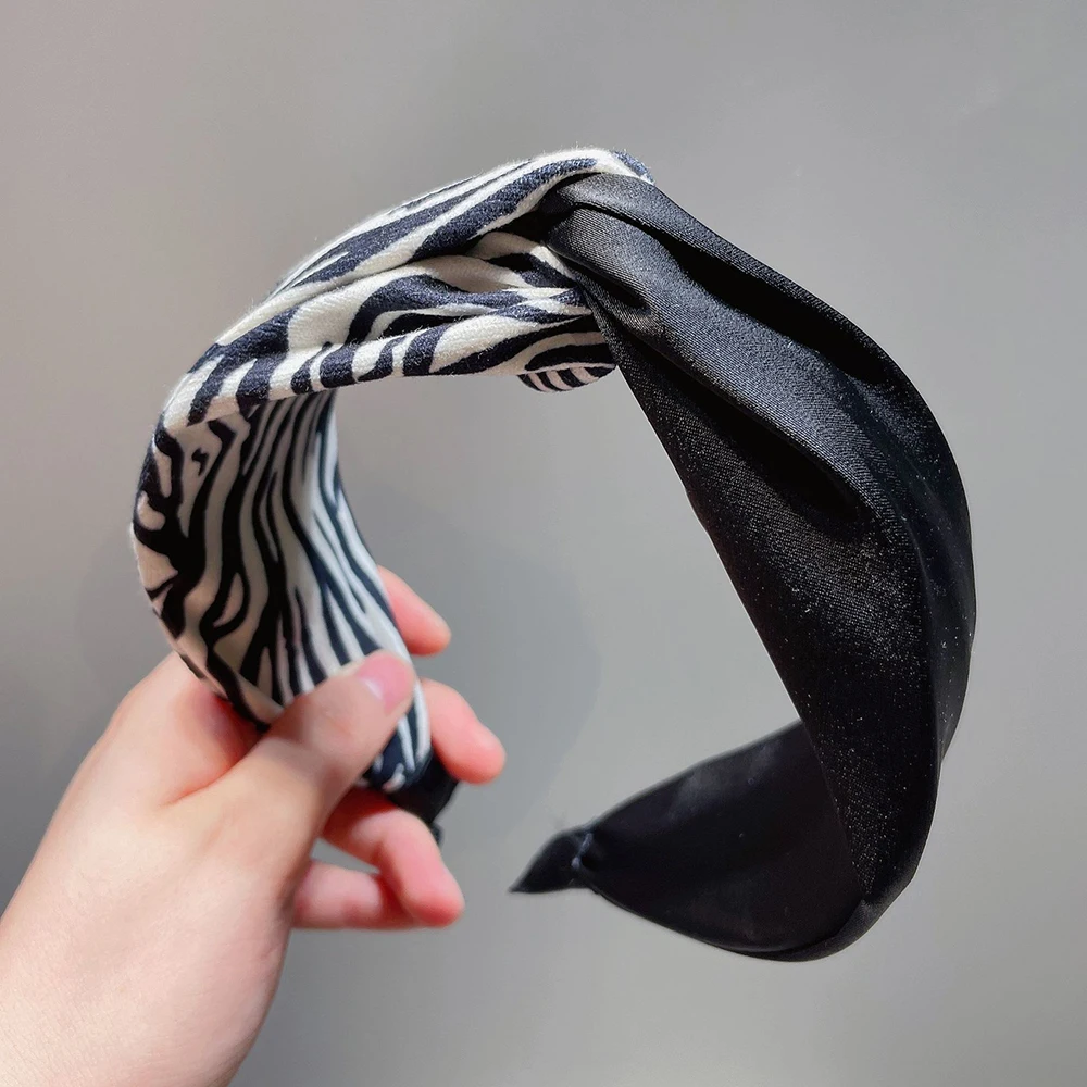 

New Korean Retro Zebra Print Headband Fashion Cross-Knotted Wide-Brimmed Wash Face Hairbands Cute Hair Hoop Hair Accessories