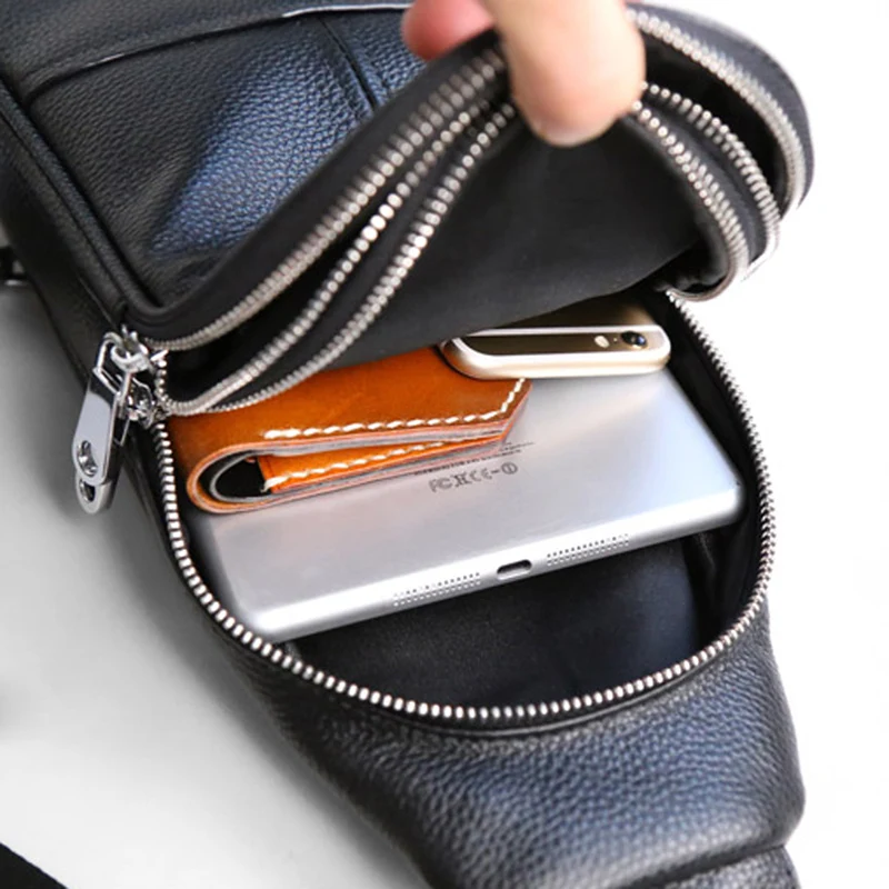 

AETOO Leather top layer cowhide retro fashion simple chest bag black shoulder small shoulder bag tide male mobile phone bag