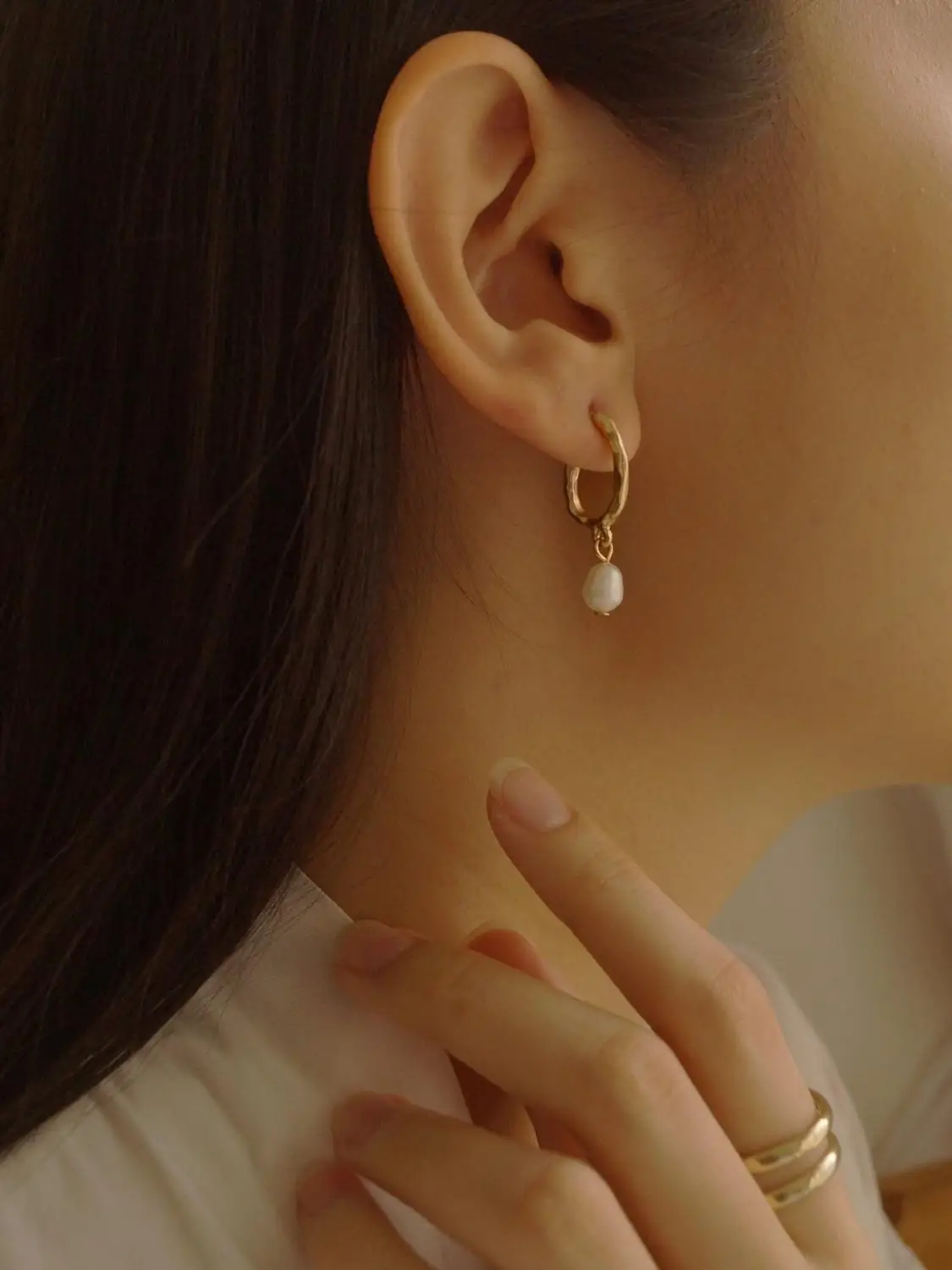 Женские матовые серьги гвоздики AOMU необычные металлические в виде треугольника