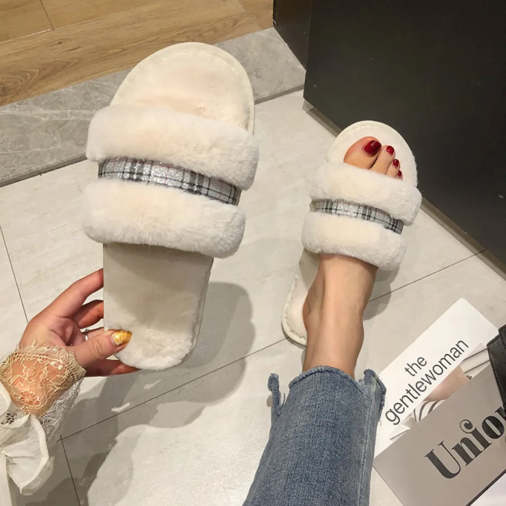 Зимние женские теплые меховые домашние тапочки с мехом в клетку однотонные