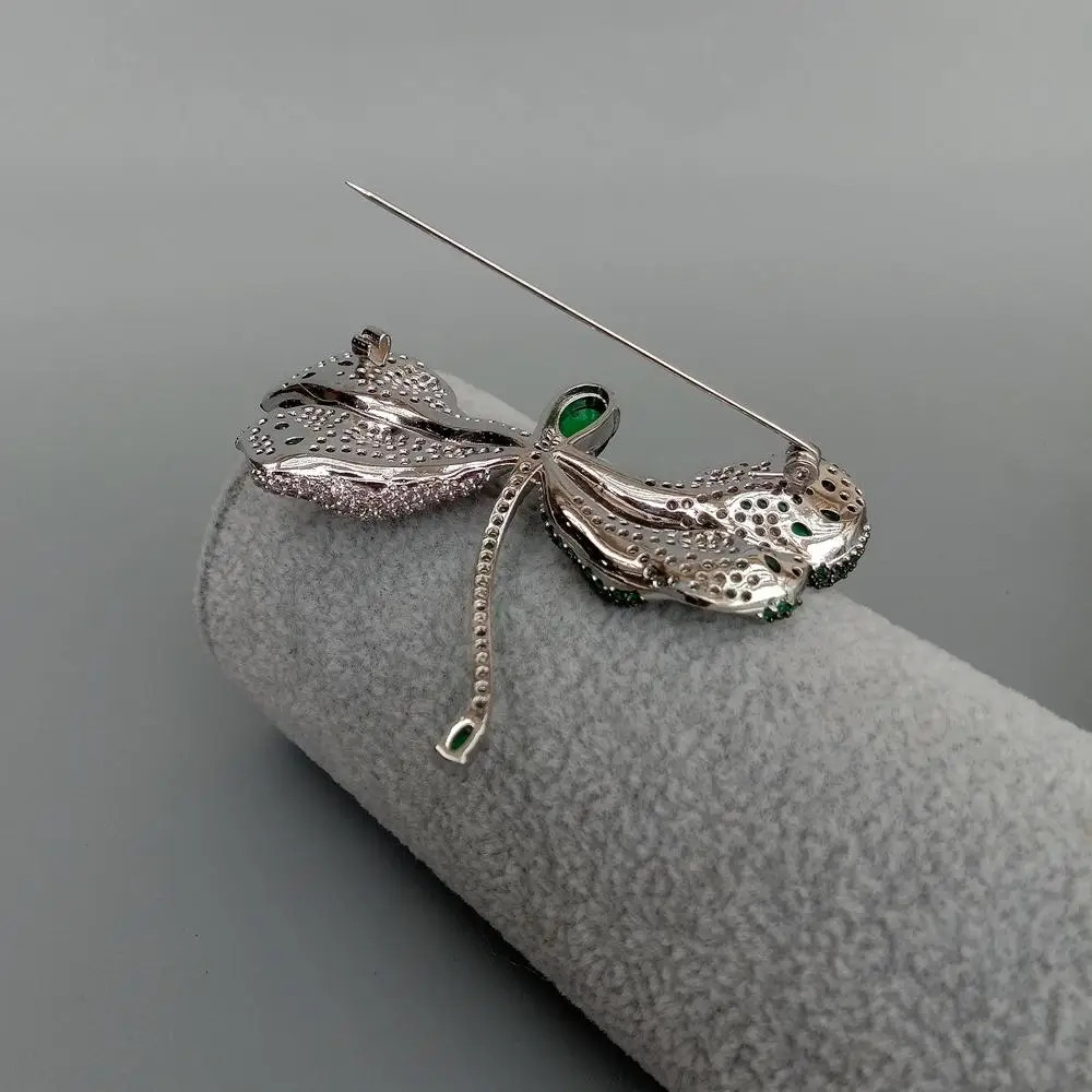 Женская Брошь в виде стрекозы с фианитом |