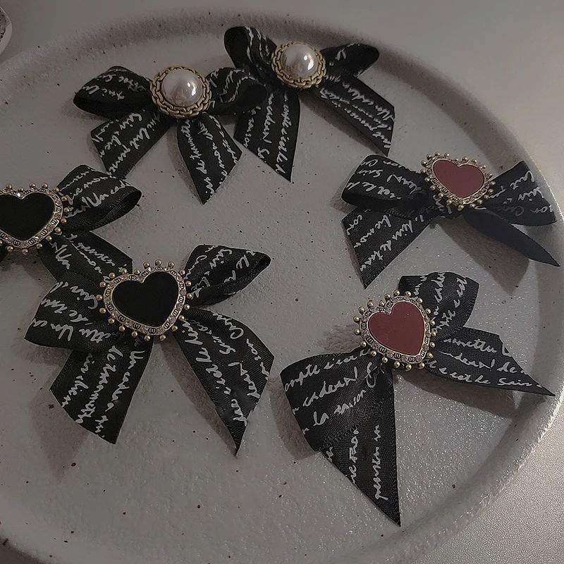 

Korean Elegant Metal Geometric Enamel Black Round Stud Earrings for Women Delicate Flower Crystal Jewelry Vintage Bow Earrings