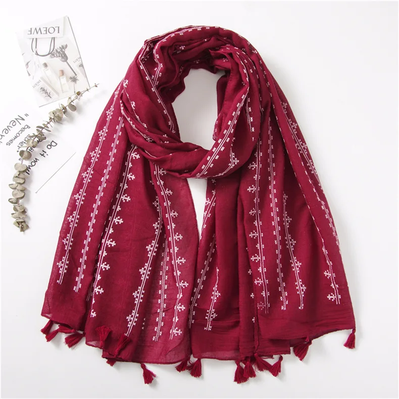 

2020 autumn and winter ethnic style High quality Cotton and hemp scarf fashion printed silk scarves Women beach Sunscreen Shawl