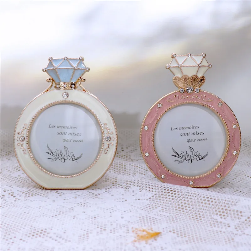 Рамка для фотографий в скандинавском стиле маленькая круглая металлическая