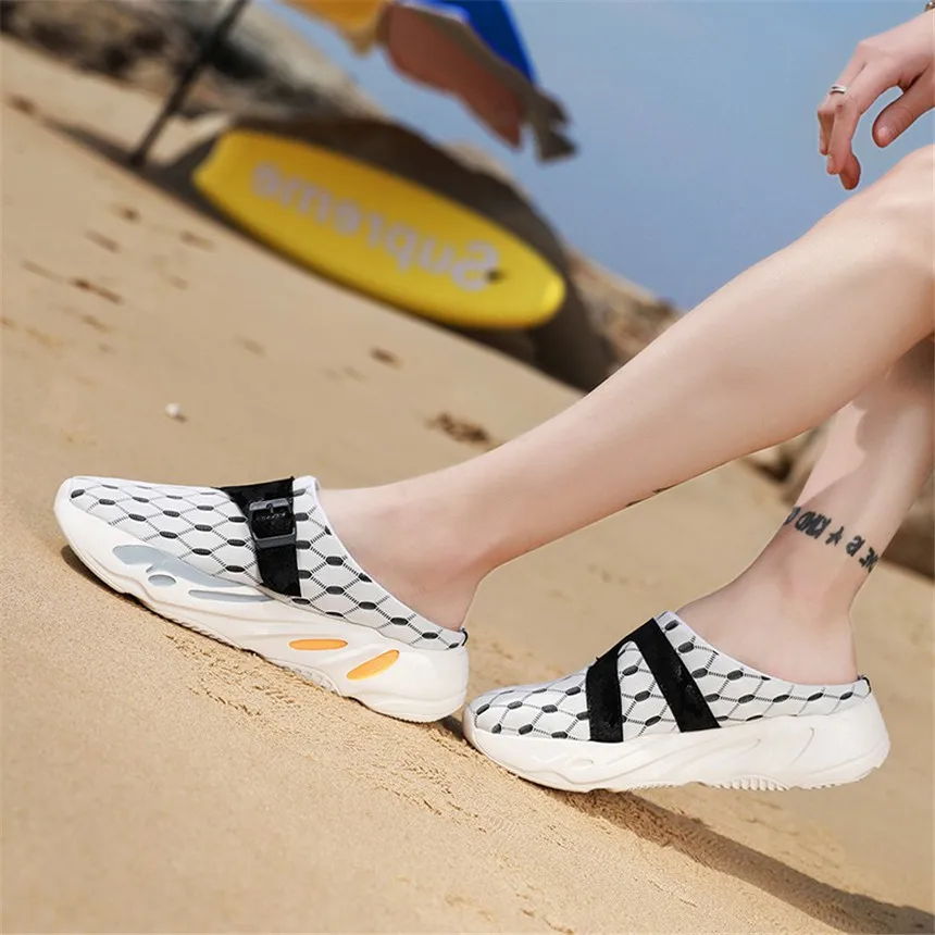 

2018 Breathable Summer Men Flip Flops Lightweight Massage Beach Sandals Non-slide Male Slippers Zapatos Hombre Casual Shoes