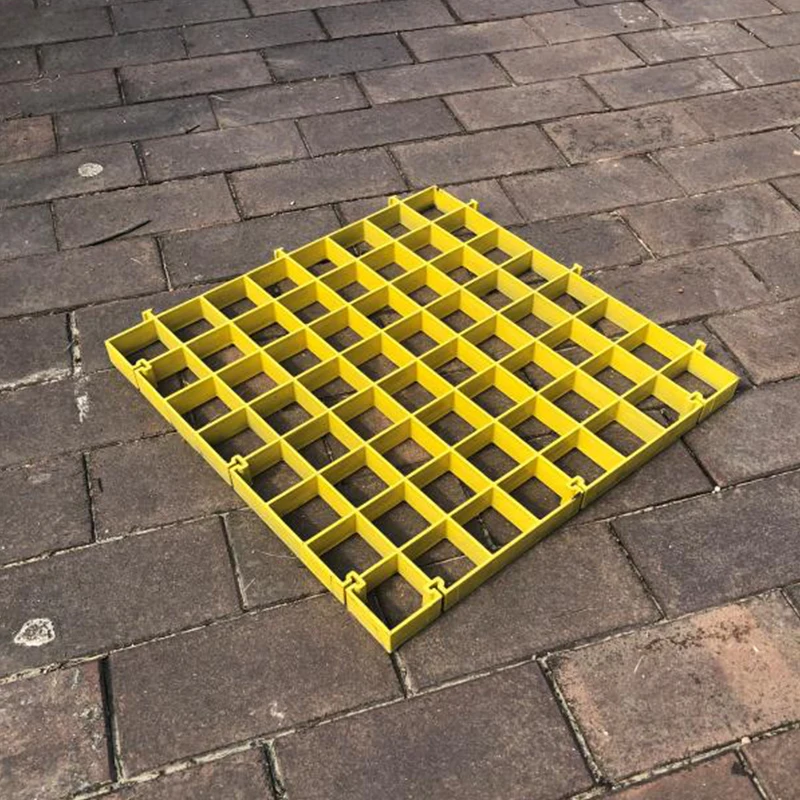 Пластиковые решетки для бассейна и дерева широко используются в городских