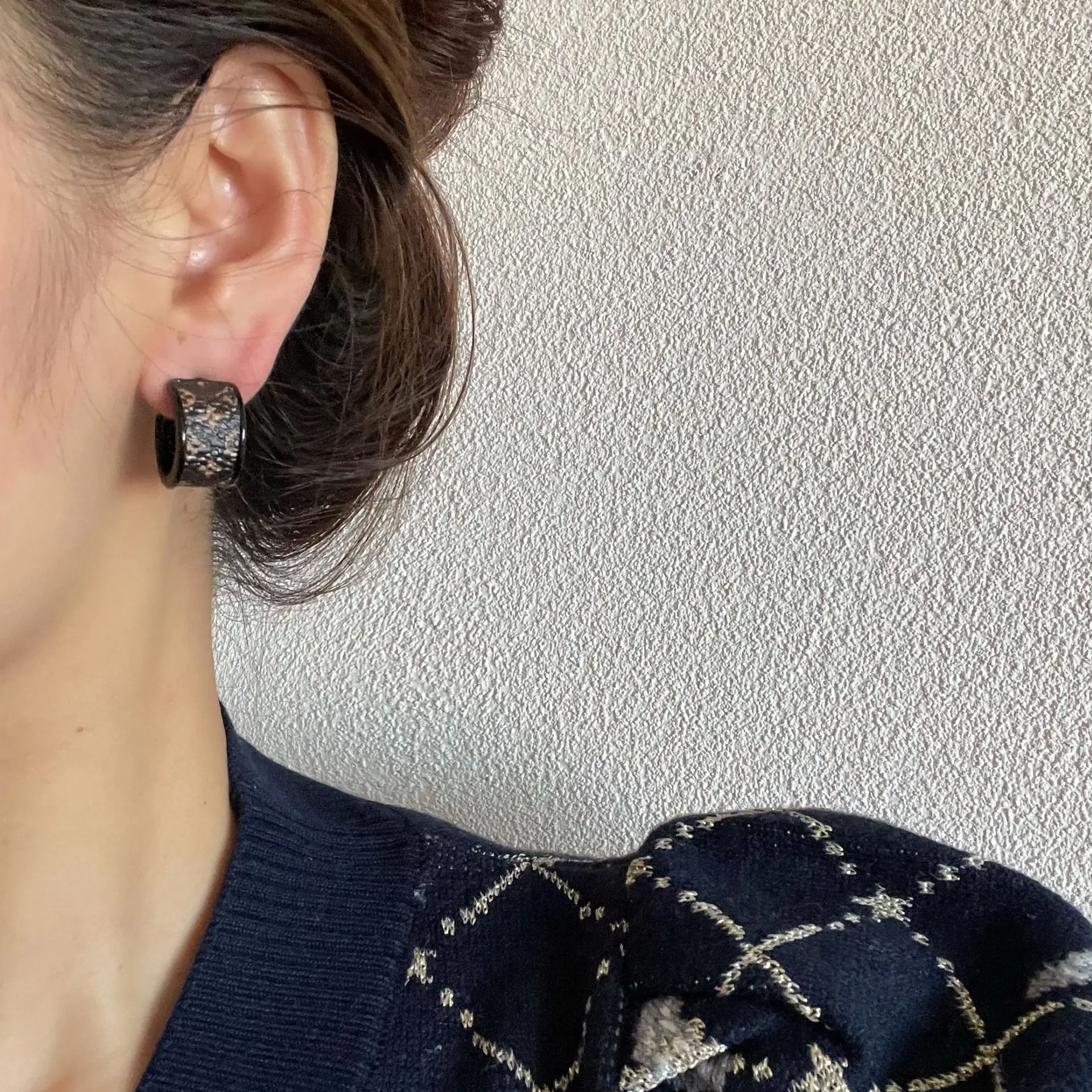 

2022 new classic big-name design earrings leather exquisite earrings commuter wild European and American fashion