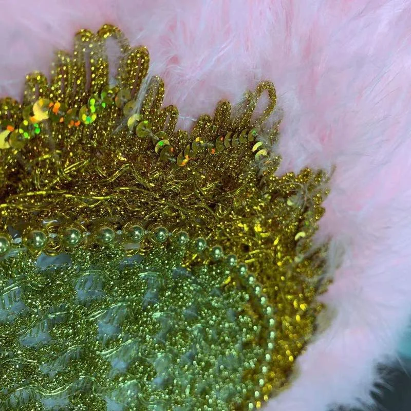 Роскошный ручной веер с перьями на заказ свадебный золотым украшением работы