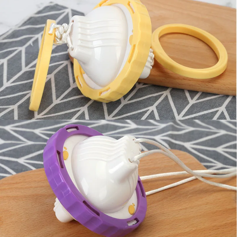 

Golden Egg Maker Egg Scrambler Shaker Egg Yolk White Mixer Hand Powered Kitchen Cooking Tool