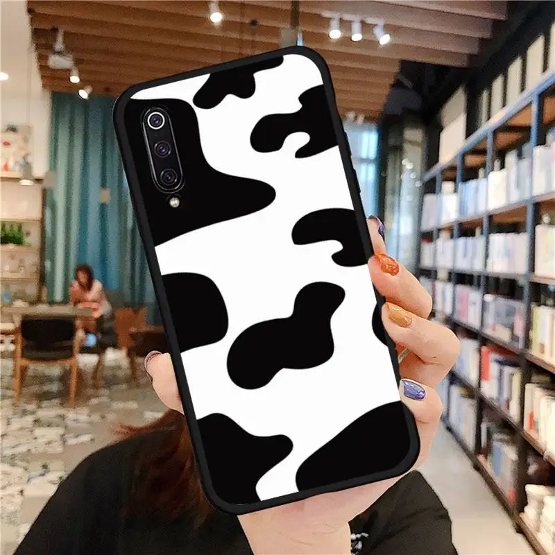 

White Black Cow Symbol Pattern Print Phone Case black For Xiaomi Redmi mi note 7 8t 9 9t 9s 8 10 10t 11 pro lite K20 max 3