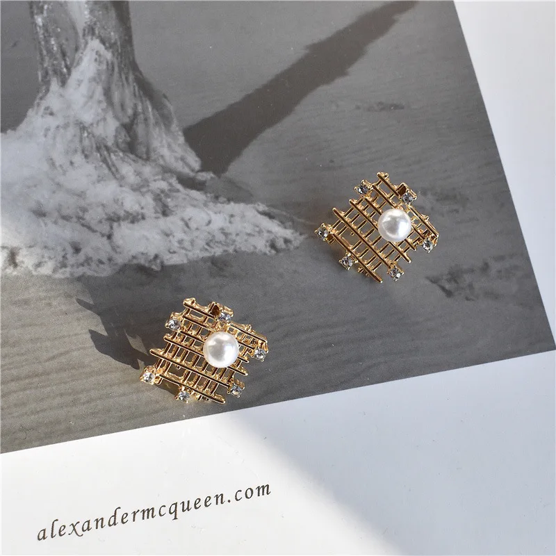 Новинка 2020 уникальный дизайн Необычные полые жемчужные серьги гвоздики