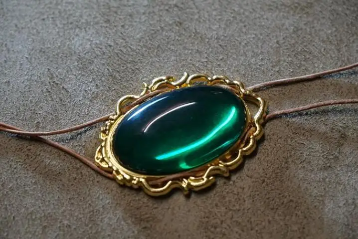 Аниме фиолетовый эвергарден Cospaly реквизит Ожерелье Подвеска Зеленый Алмаз