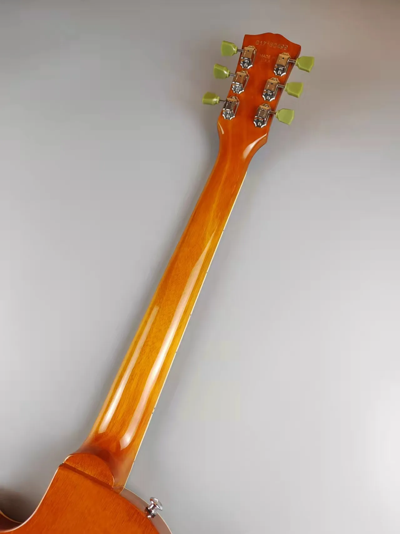 Электрическая гитара золотой блеск корпус из красного дерева фингерборд