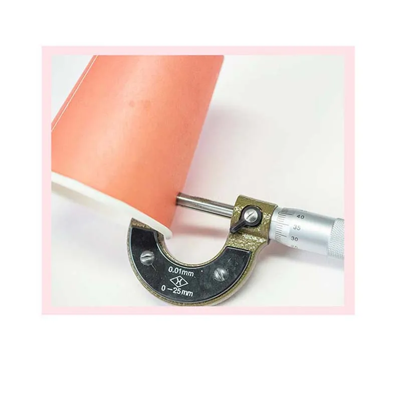 Одноразовые столовые приборы конфетного цвета бумажные тарелки и стаканы