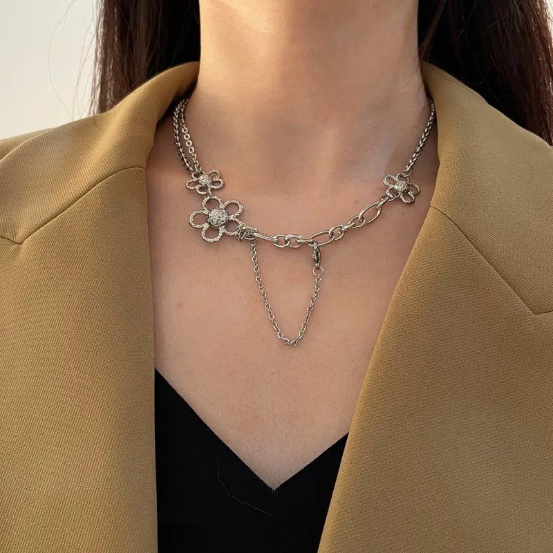 

Punk Rock Flower Heart Pendant Necklace Hip Hop Fashion Jewelry Cool For Women Girl Gifts Accessories Party Nightclub Gifts