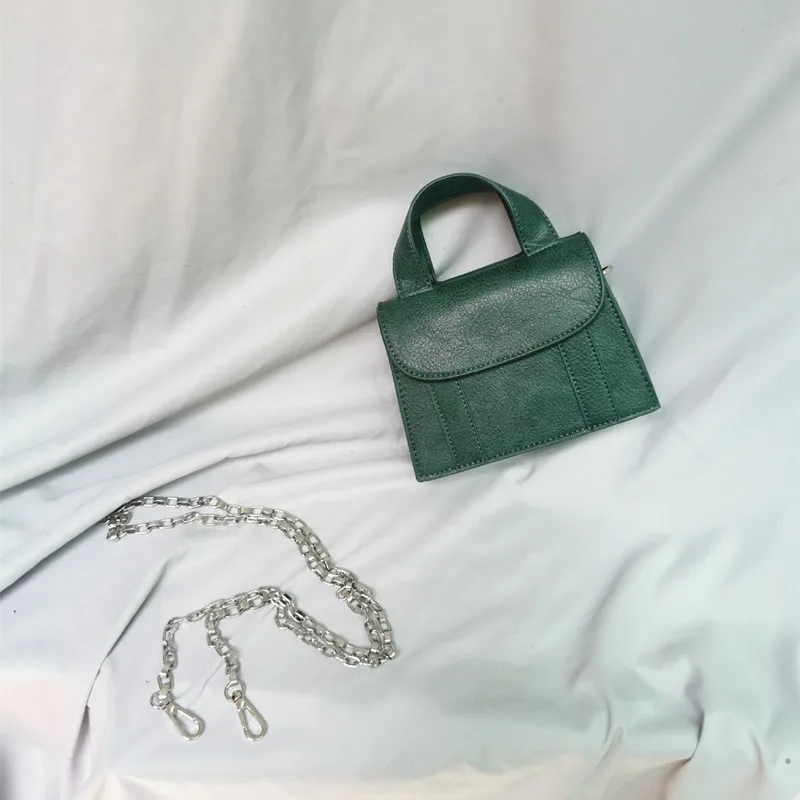 Сумка на плечо женская кожаная маленький квадратный саквояж цепочке мессенджер