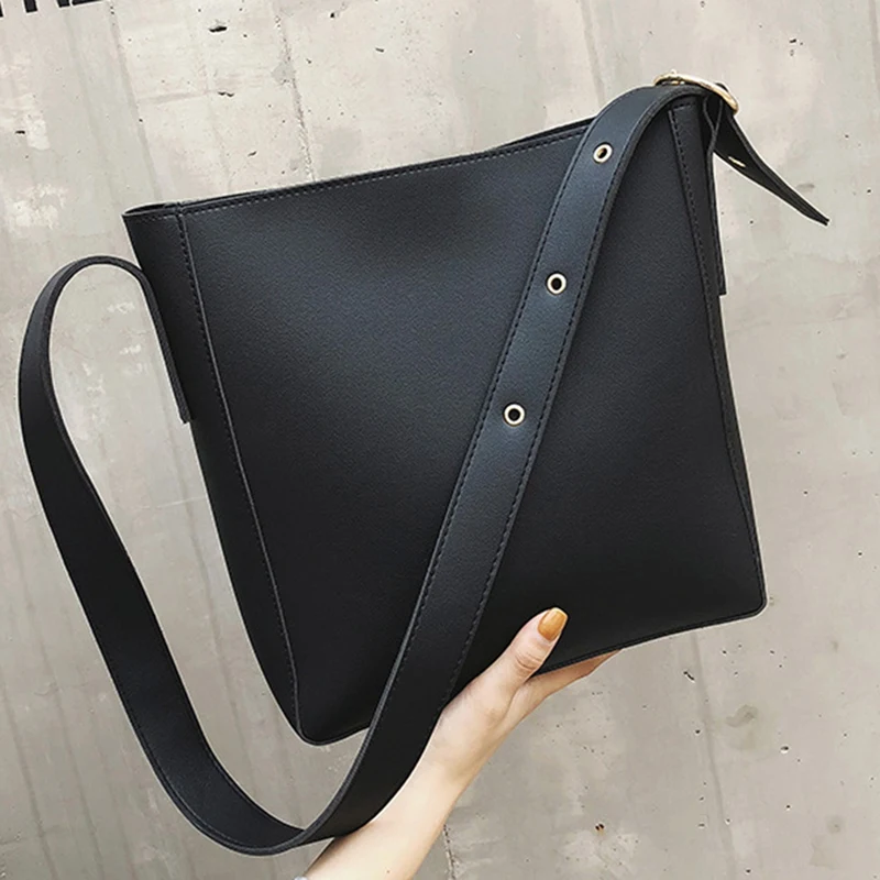 

ASDS-Ladies Fashion Casual Solid Color Large Capacity Bucket Bag Ladies Simple Retro Messenger Bag