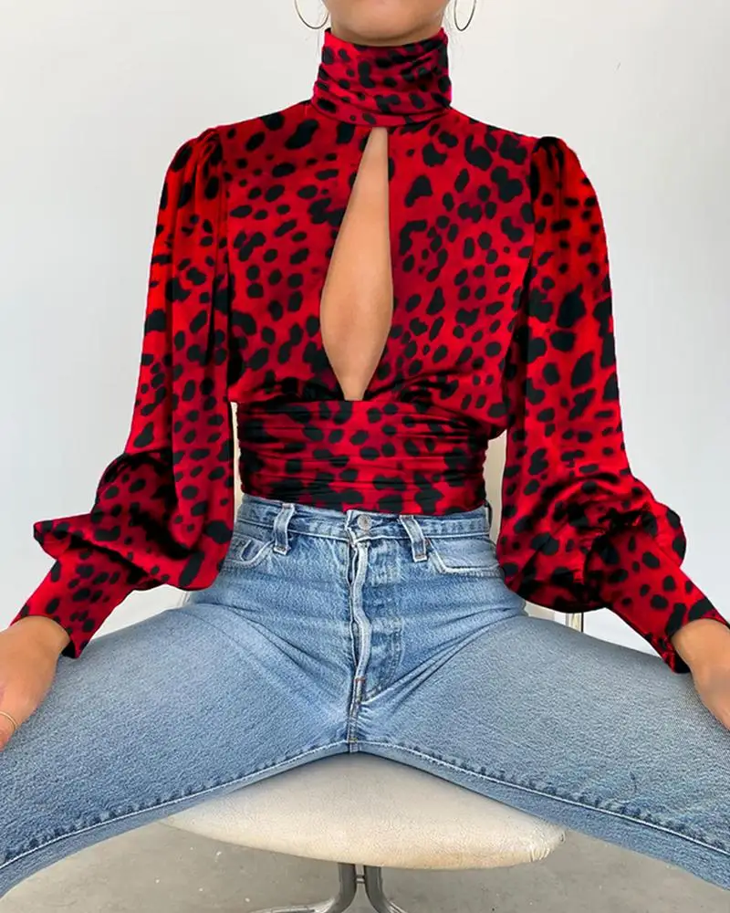 Леопардовая блузка с вырезом на груди и открытой спиной Женская осенне зимняя