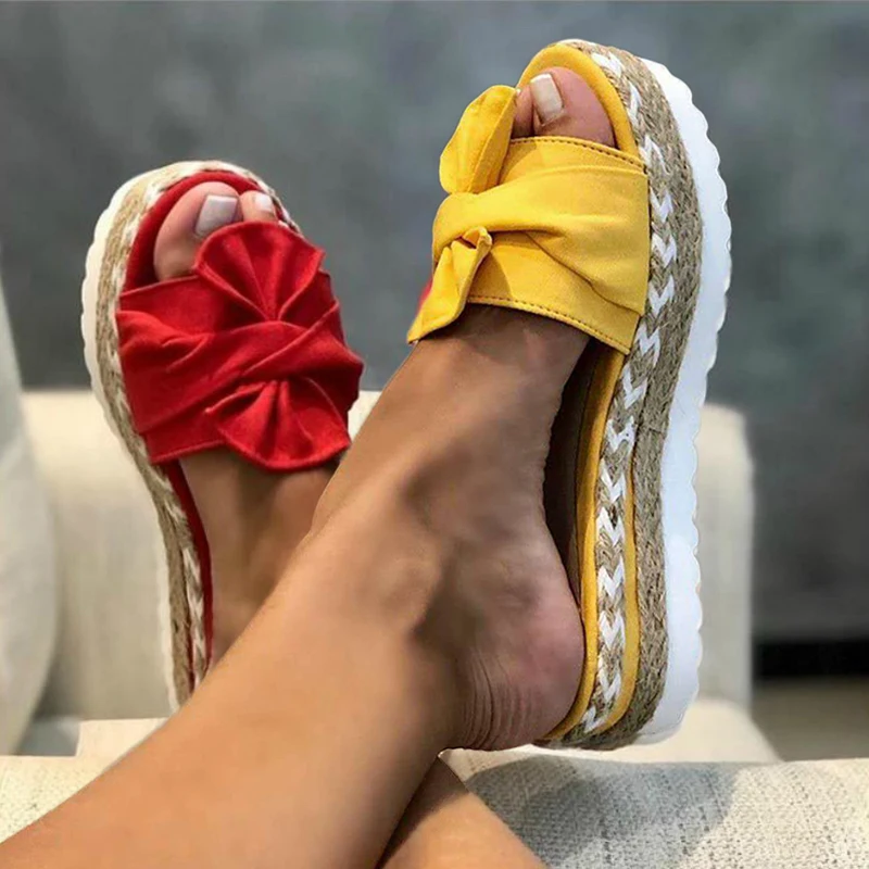 Женские шлепанцы из флока с бантом летние сандалии на плоской платформе бантиком