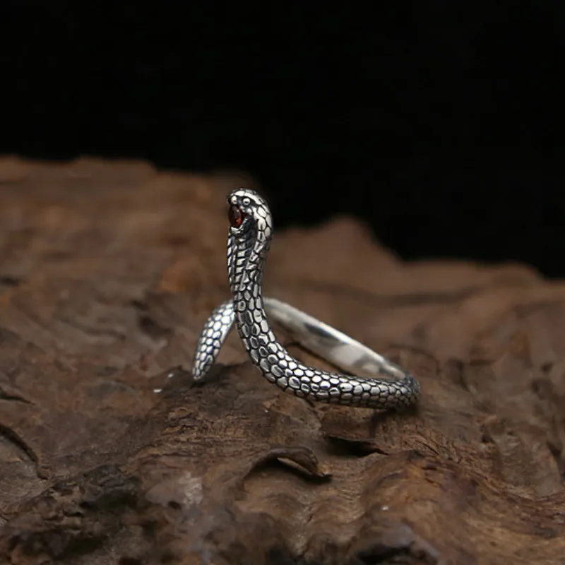 

Кольца женские из серебра 925 пробы, с гремучей змеей