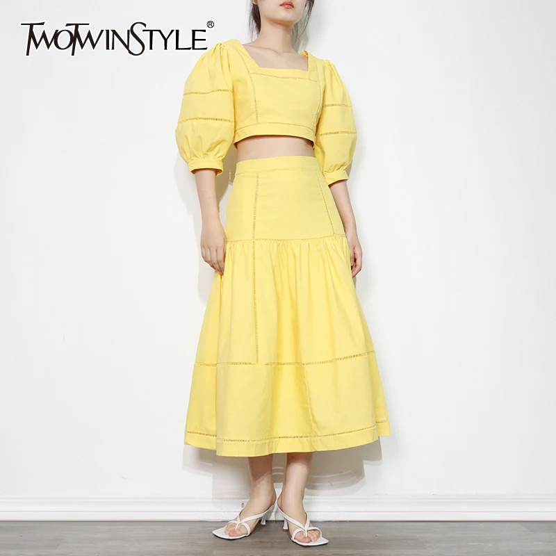 

TWOTWINSTYLE белый комплект с вырезами для женщин, рубашка с квадратным воротником и пышными рукавами, высокая талия, миди юбки, элегантные компле...