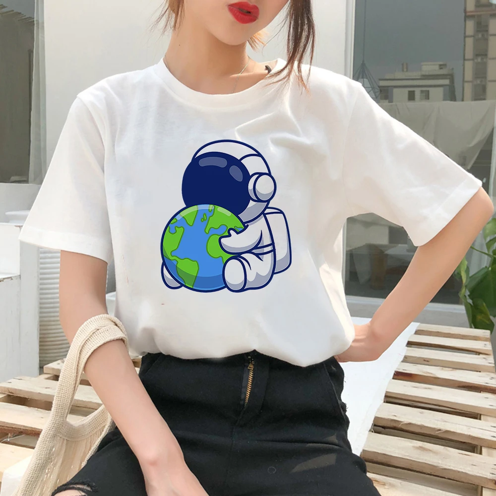 

Miss the Earth Astronaut Printed Clothes Women T-shirt Female T Shirt Creative High Quality Basic Casual Friends Woman Shirt