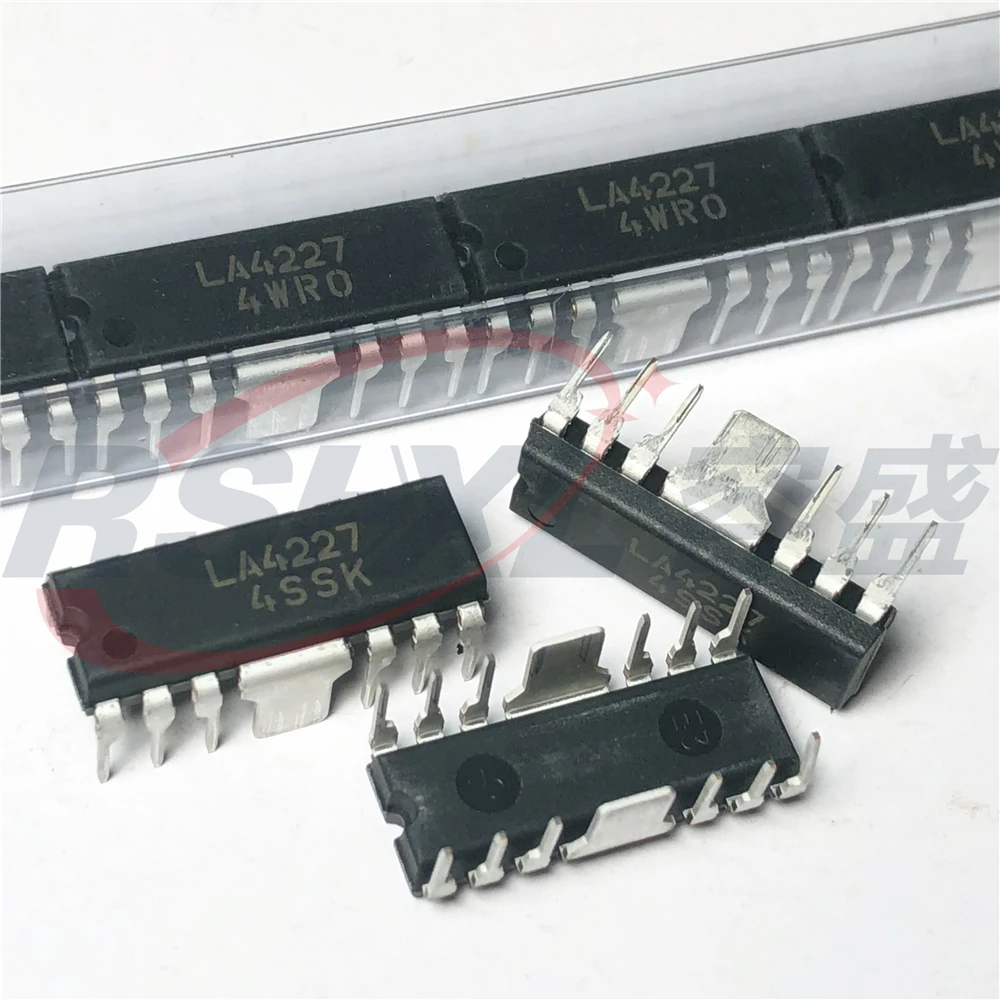 LA4227 E DIP 14P аудиовыход для радио Кассетный трактор регистраторов 3W × 2ch Мощность