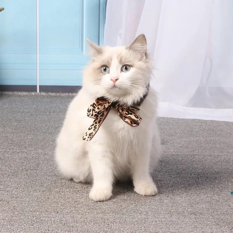 

Ошейник для кошек с бантом леопардовый Ошейник для кошек и маленьких собак аксессуары ошейник для котят товары для домашних животных чихуа...
