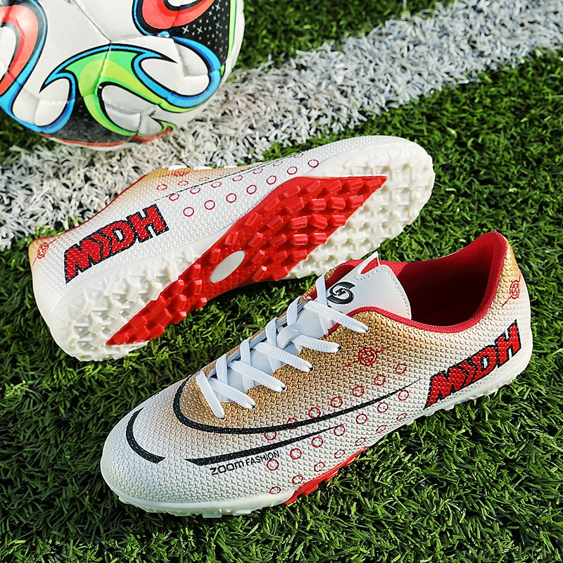 Кроссовки для футбола с длинным носком удобные легкие трендовые противоударные