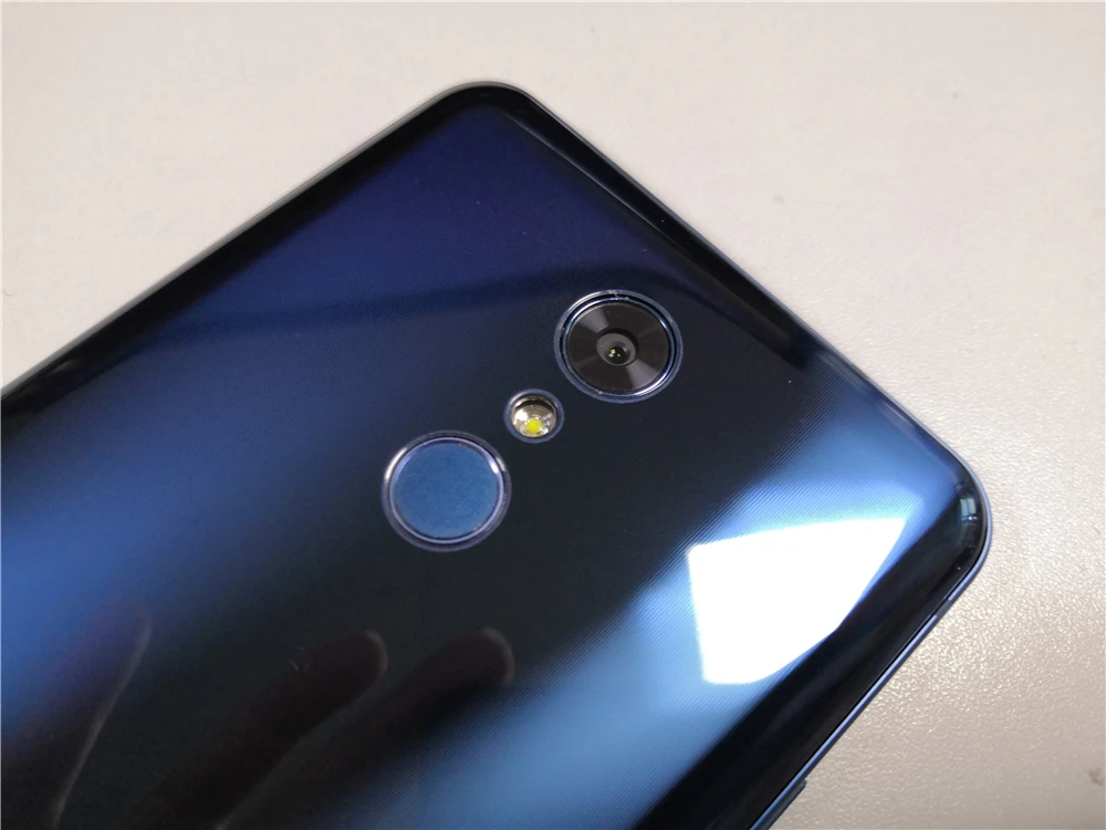 LG Q8 разблокированный 6,2 дюймов Восьмиядерный 4 Гб ОЗУ 64 Гб ПЗУ 16 МП камера 1080p Snapdragon 450 отпечаток пальца Android мобильный телефон