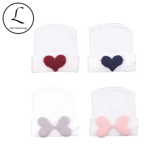 Шапка Детская осенняя трикотажная из хлопка, с сердечком