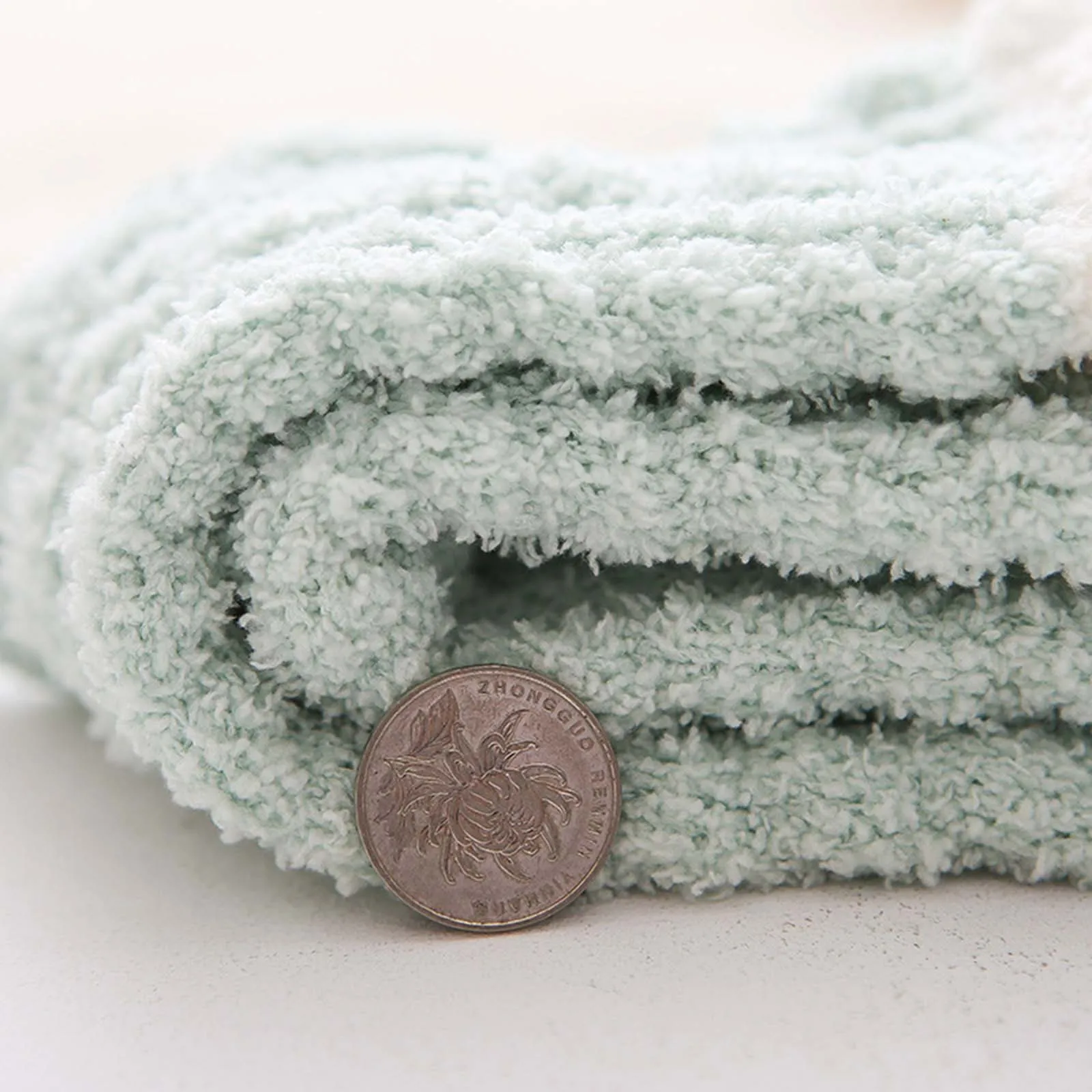 

Cute Women's Middle Tube Socks Corals Fleece Soft Warm Fluffy Socks Winter Supplies K2