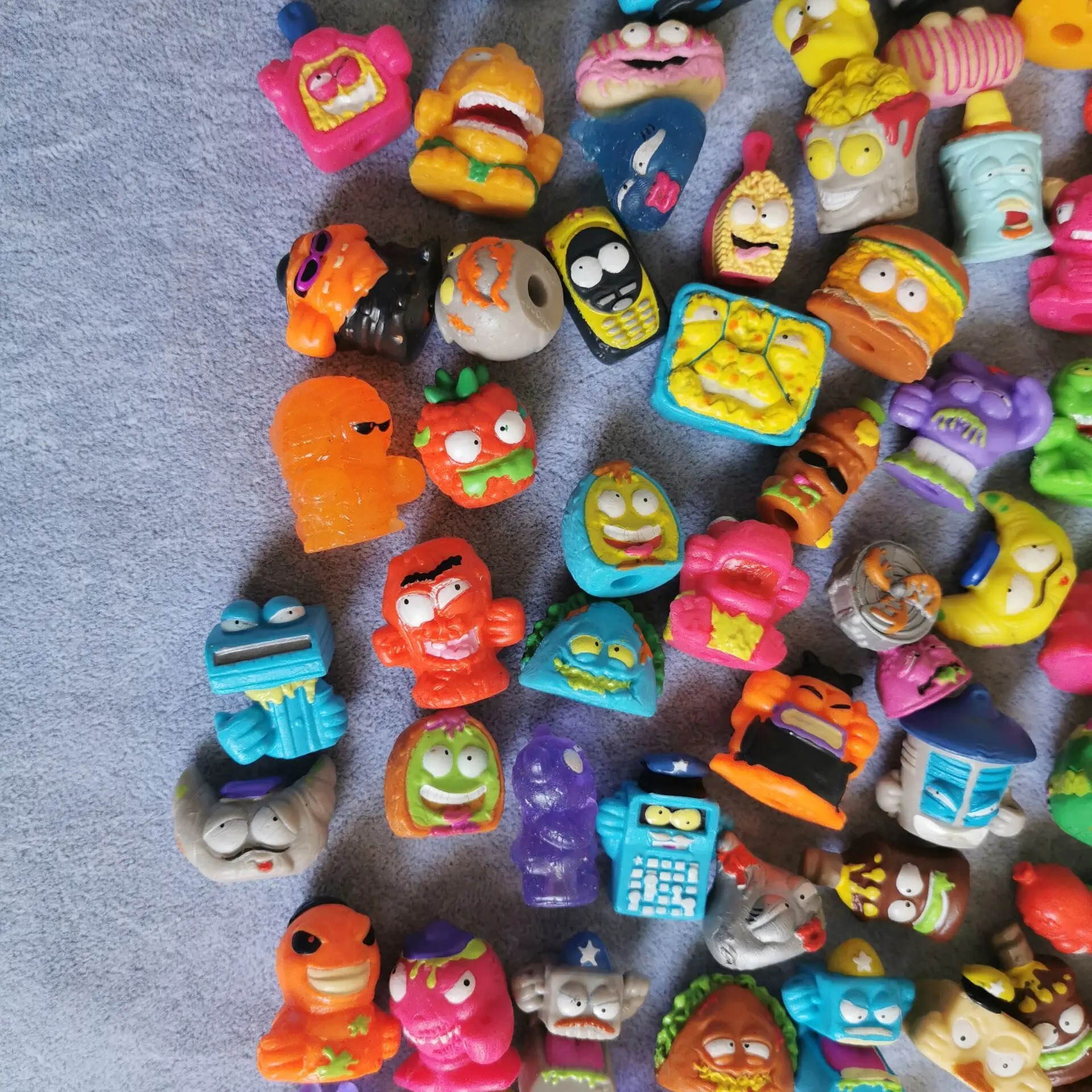Zomlings аниме мусор Куклы Фигурки 3 см модель игрушки дети играть Superzings мусор кукла рождественский подарок распродажа 10 шт./20 шт./лот