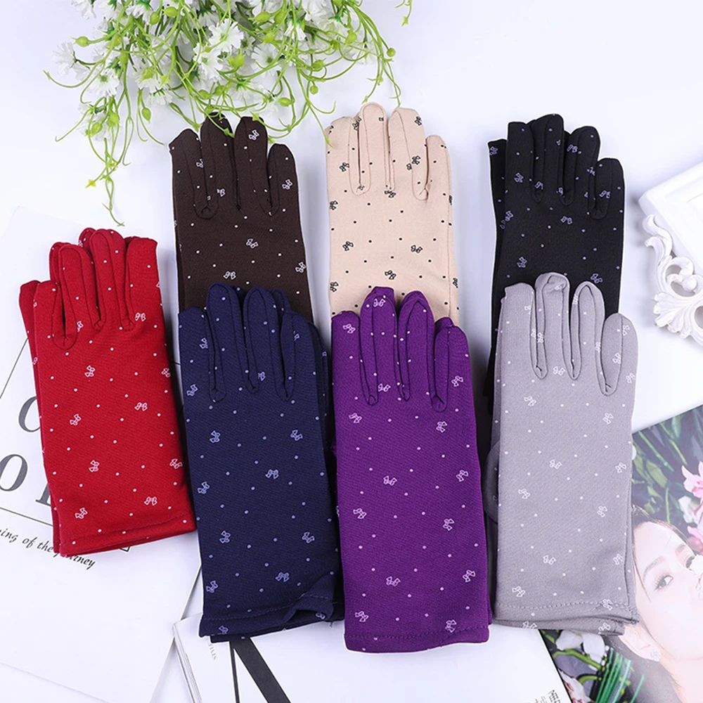 

Women Winter Keep Warm Soft Breathable Touch Screen Driving Gloves Female Elegant Embroidery Sport Cycling Mittens