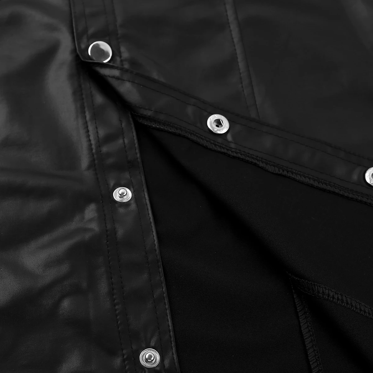 Рубашка мужская приталенная из лакированной кожи с отложным воротником и