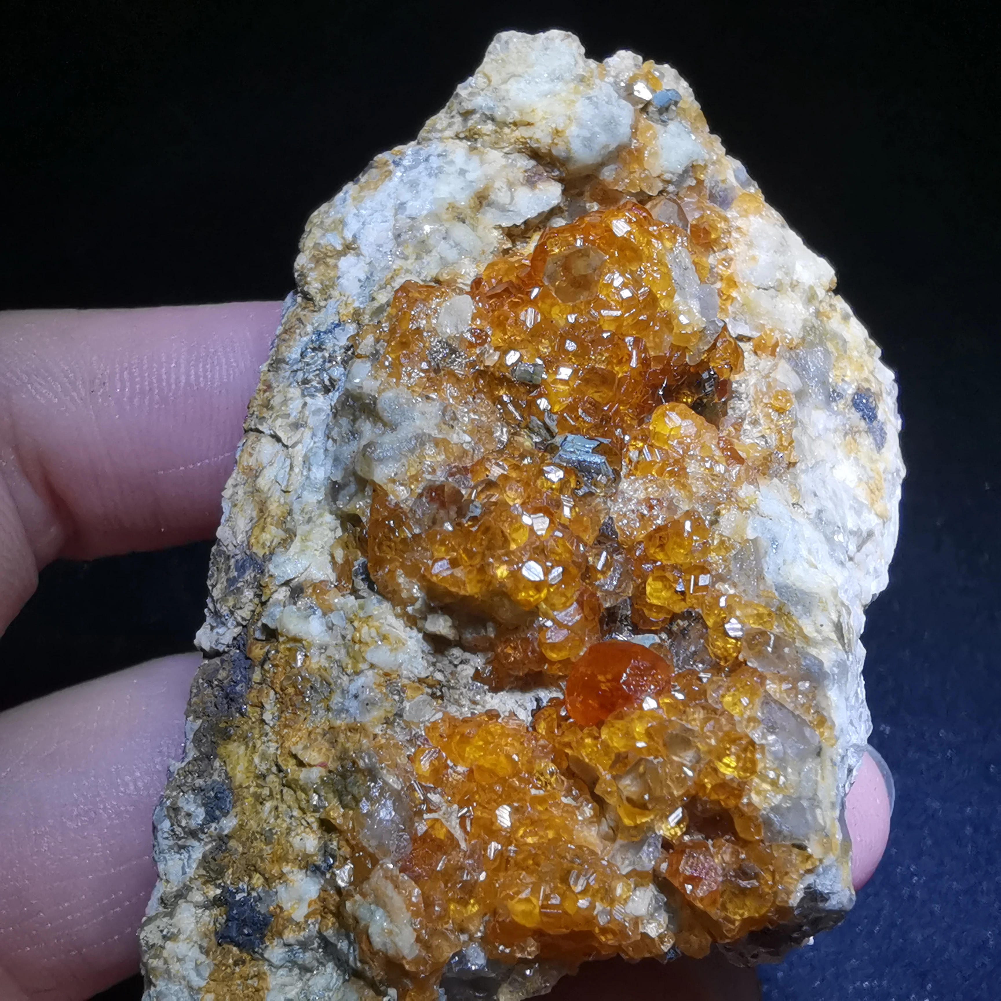 

82.4g.Rare natural garnet crystal hexagonal point feldspar mica brass multi mineral crystal symbiotic halo energy healing