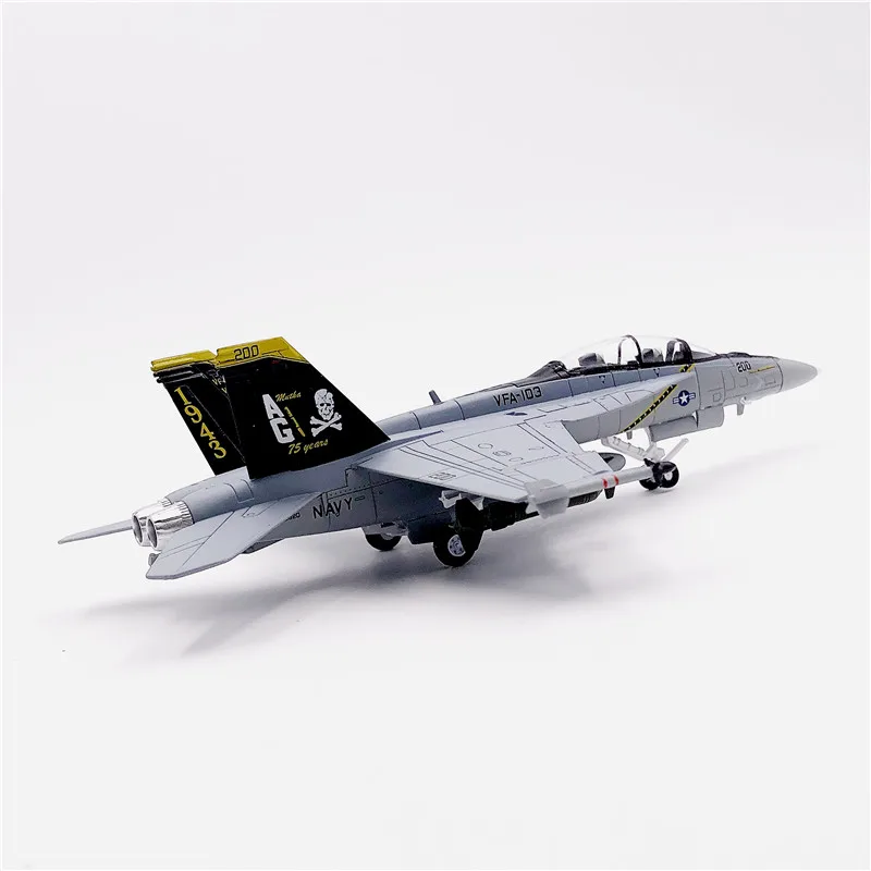 Литая модель военного самолета в масштабе 1/100 F18 Grumman Tomcat F/A 18F пиратский флаг