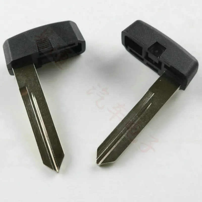 

DAKATU Replacement Emergency insert key blade for Lincoln MKT Smart Remote key blade