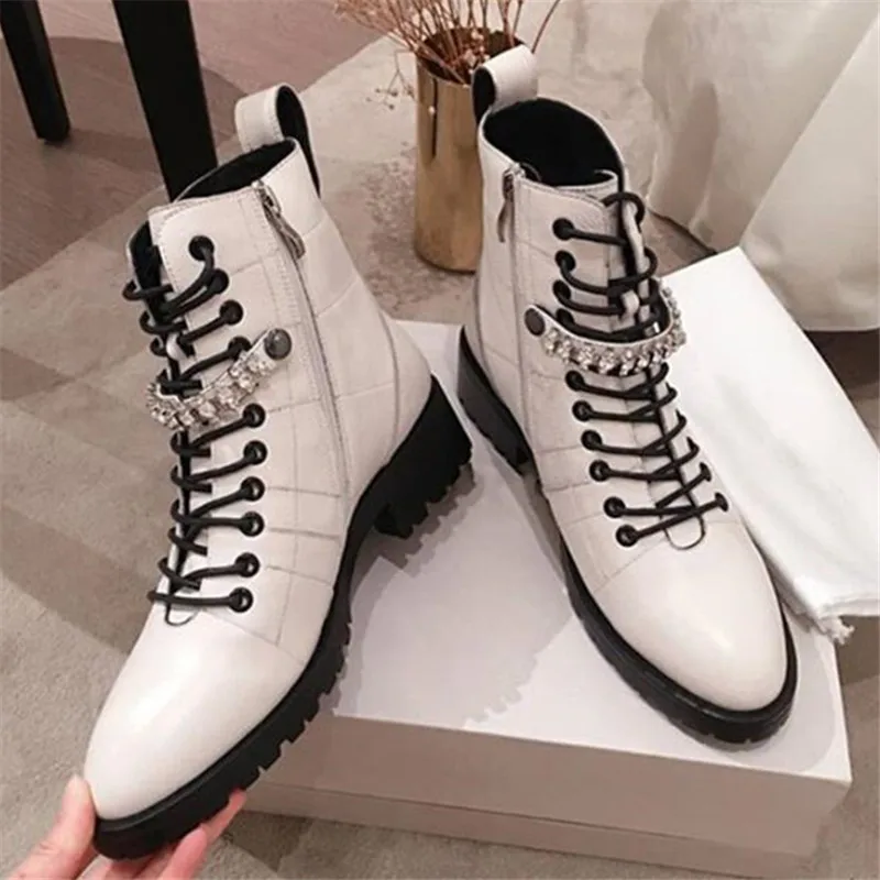 Женские ботильоны из зернистой кожи с кристаллами | Обувь